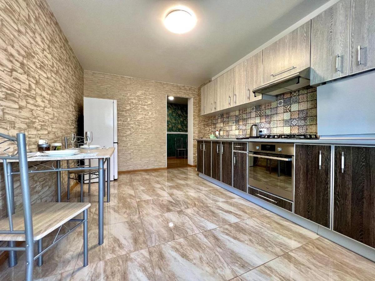 Apartpoltava Простора Однокімнатна Квартира В Новобудові, Корпусний Парк المظهر الخارجي الصورة